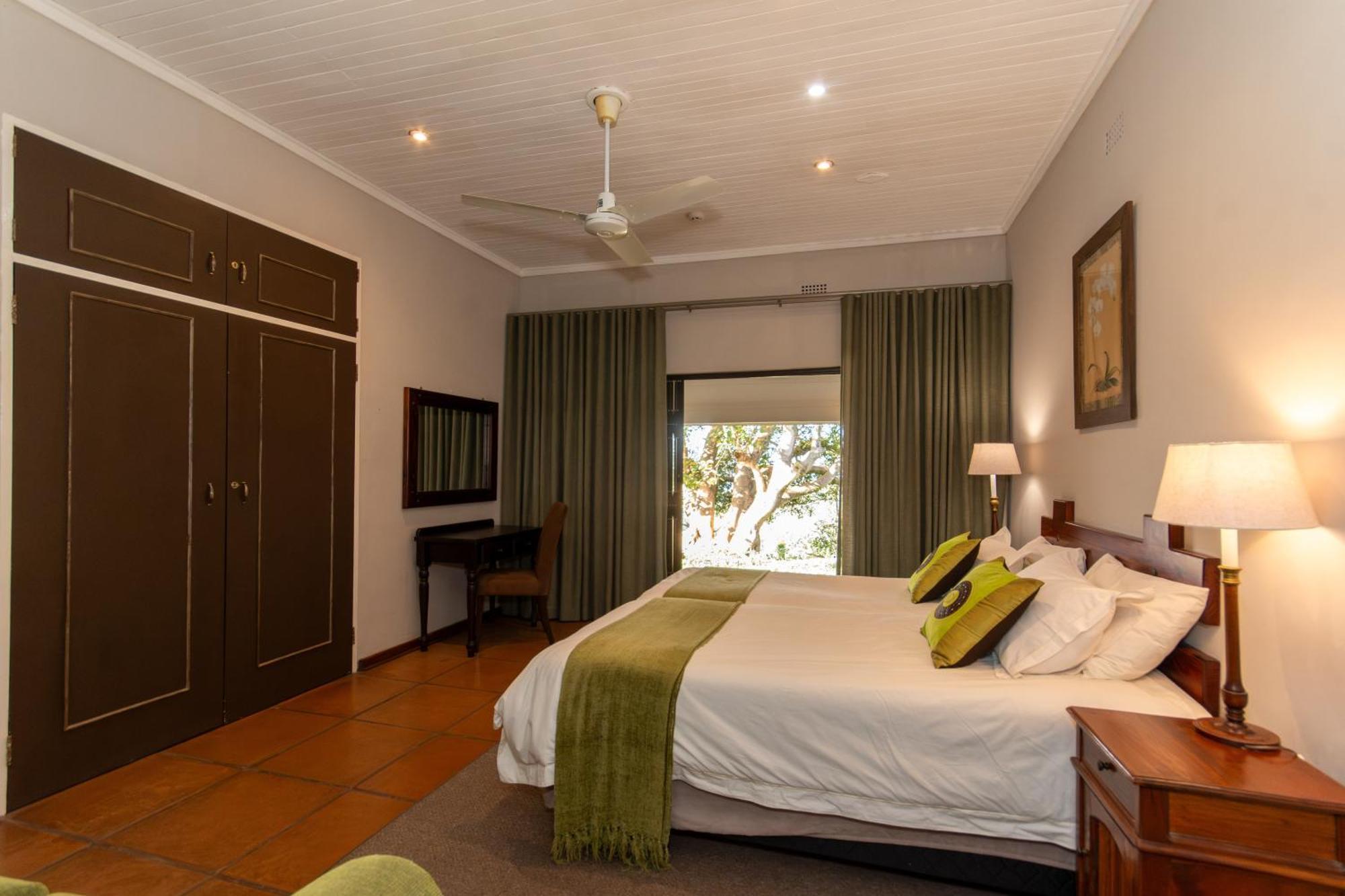 Chestnut Country Lodge Хейзивю Екстериор снимка