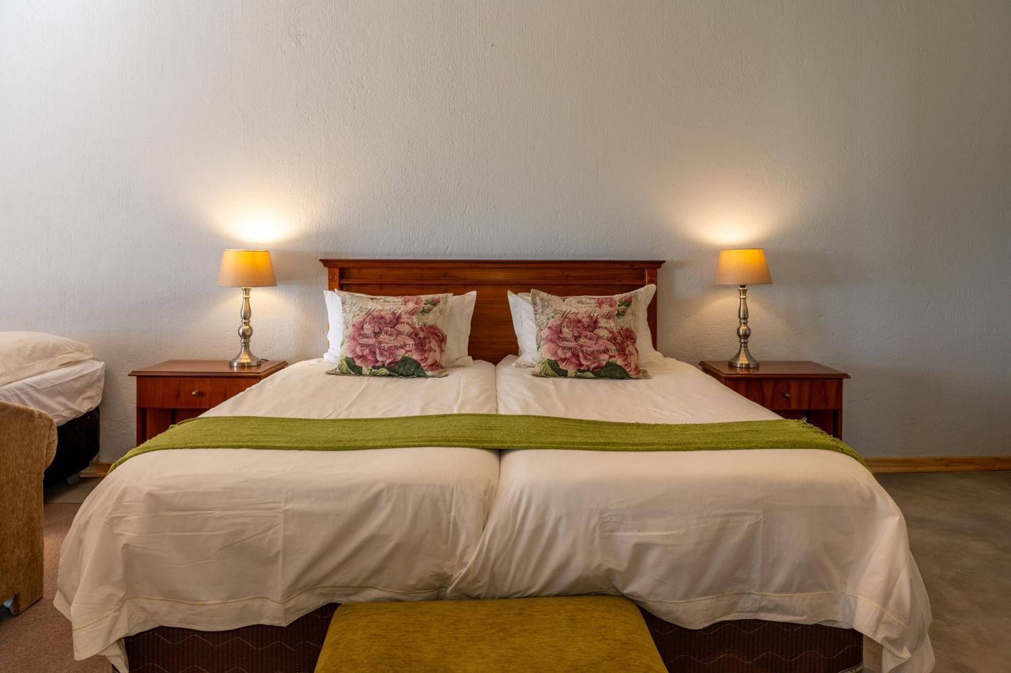 Chestnut Country Lodge Хейзивю Екстериор снимка