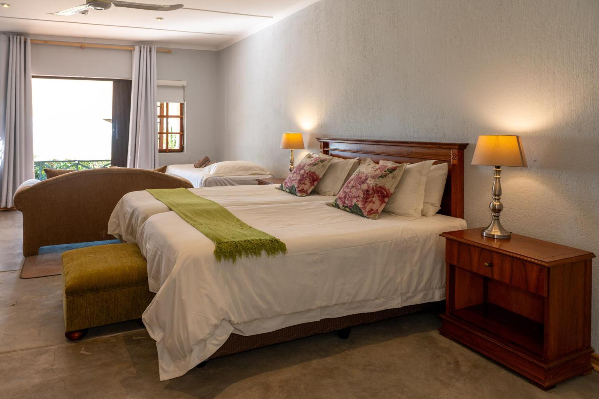 Chestnut Country Lodge Хейзивю Екстериор снимка